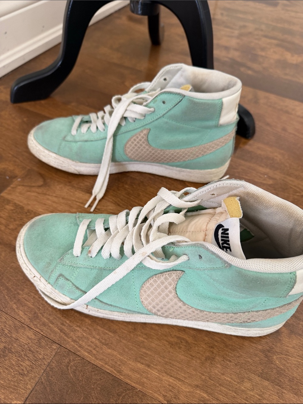 Nike Mint Green and White High-Top Sneakers - Picture 2 of 7